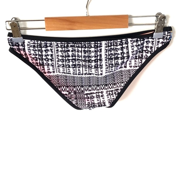 Coral Tropics Boho Floral Bikini Set Push up Padded Bra, Top Small & Bottoms M - Picture 8 of 9